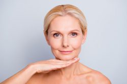 آرایش برای خانم های مسن