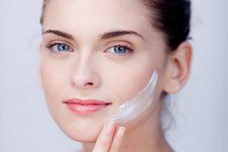 کرم مرطوب کننده صورت